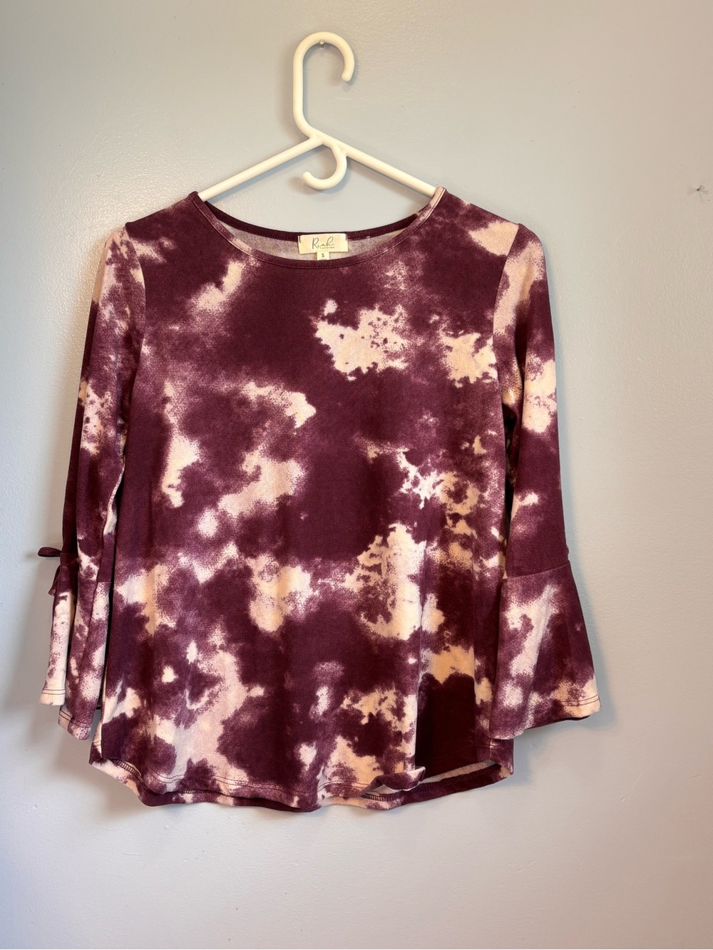 RIAH Plum Tie Dye Bell Sleeve Top Small NWOT